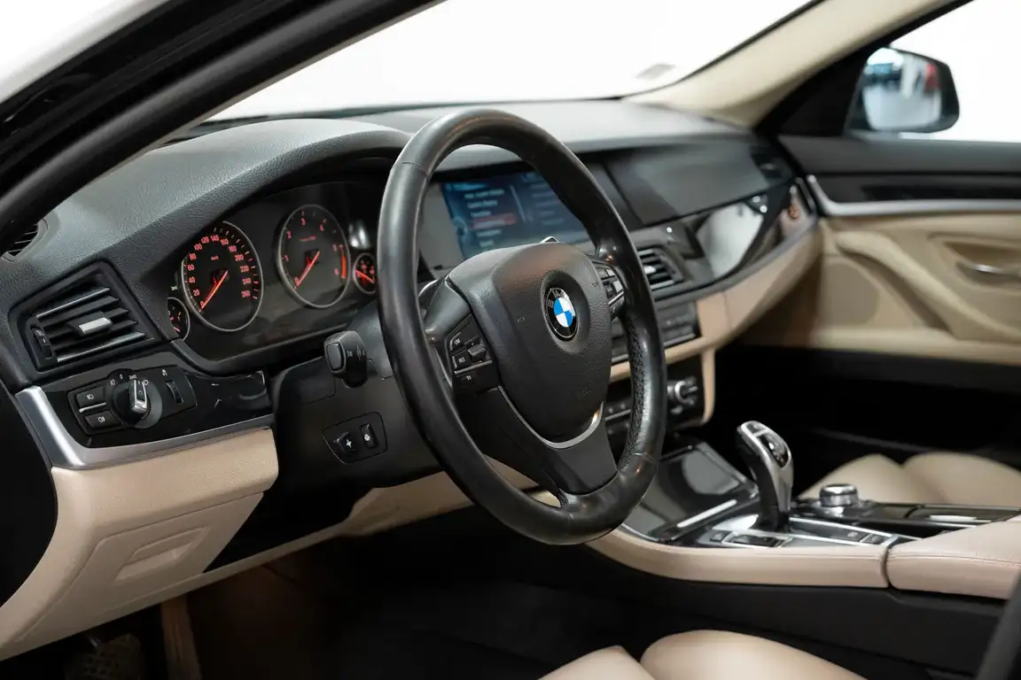 BMW 5 SERIES