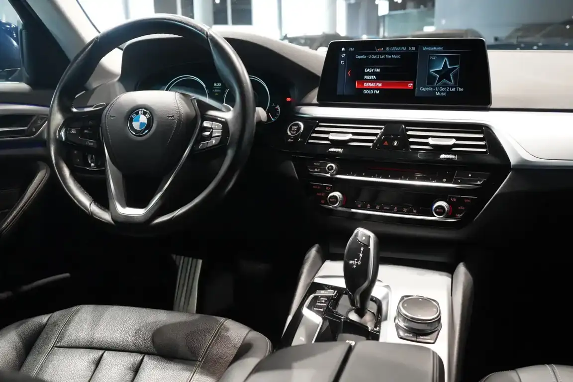 BMW 5 SERIES