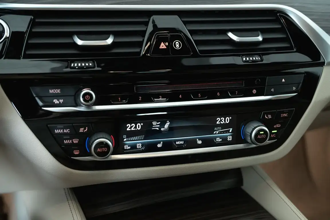 BMW 5 SERIES
