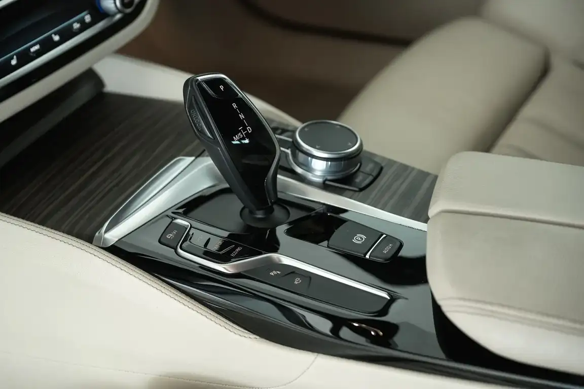 BMW 5 SERIES