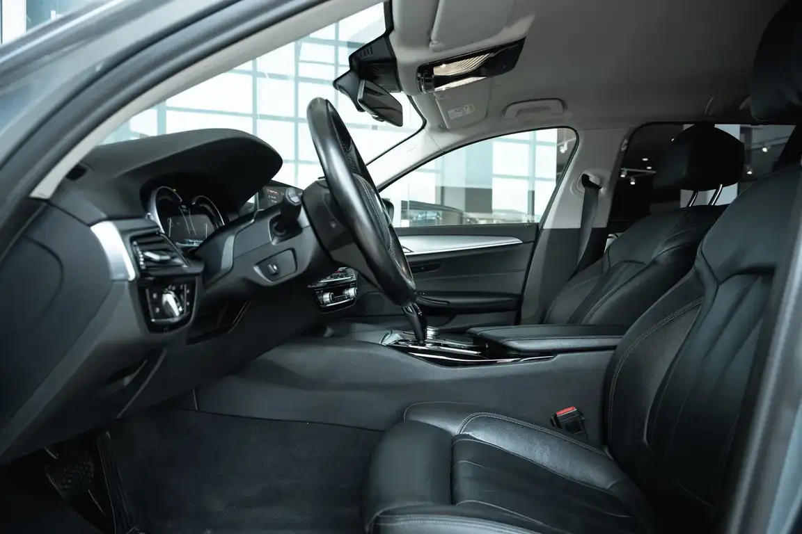 BMW 5 SERIES