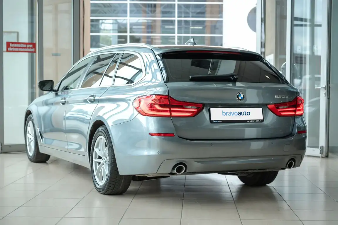 BMW 5 SERIES