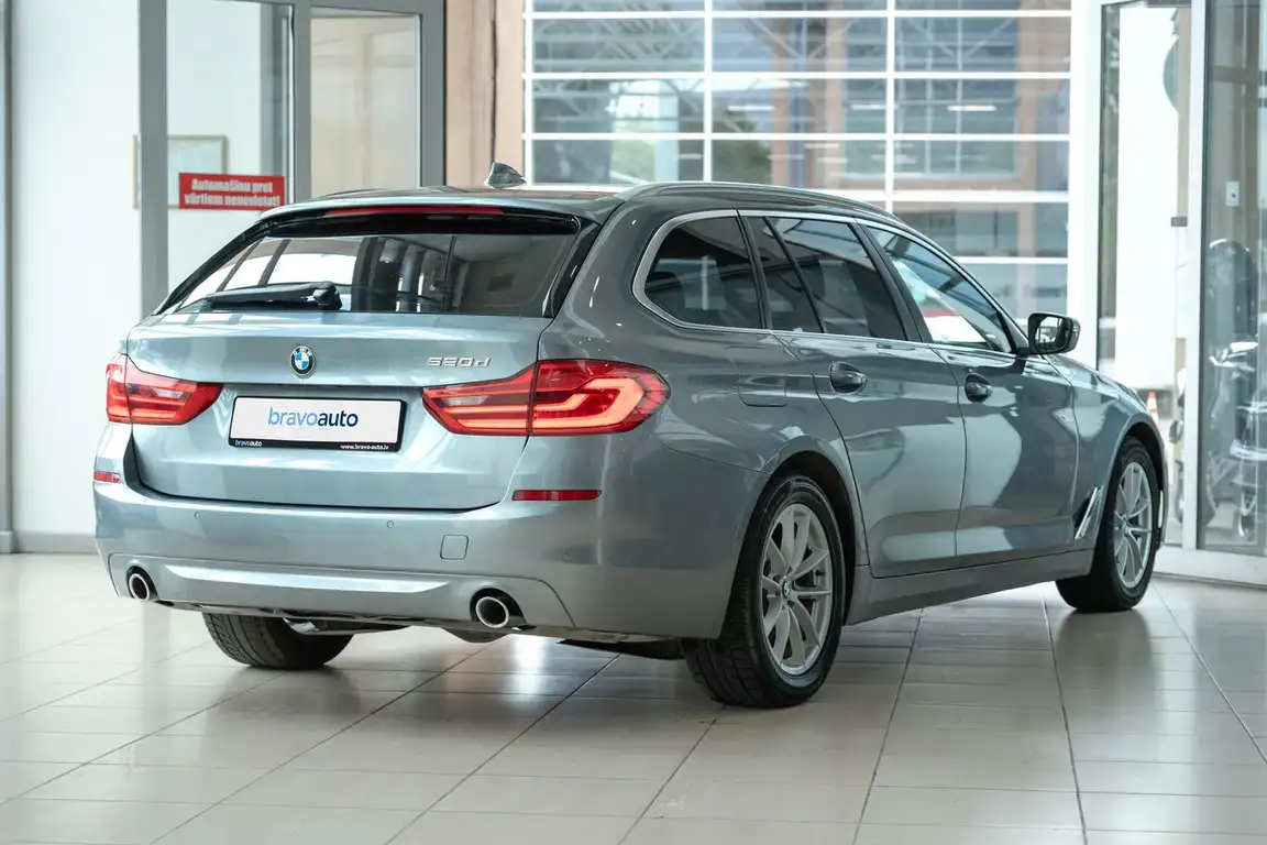 BMW 5 SERIES