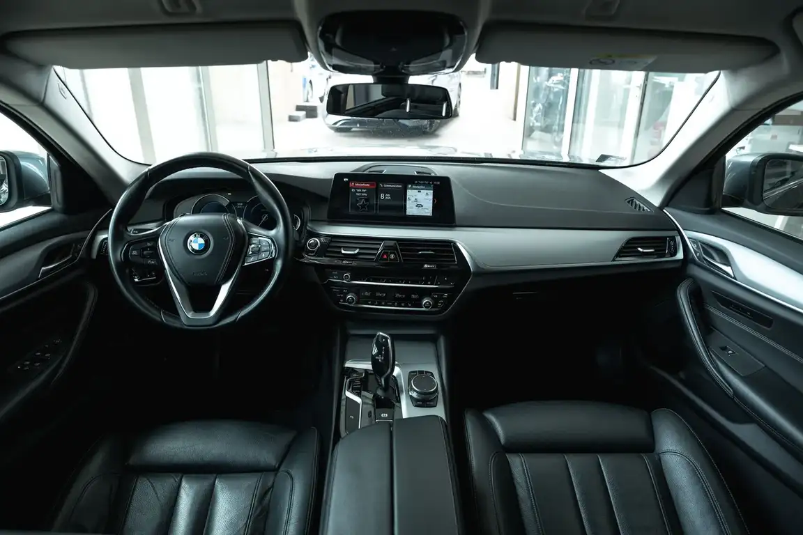 BMW 5 SERIES