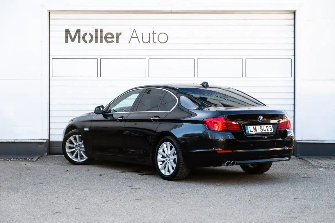 BMW 5 SERIES