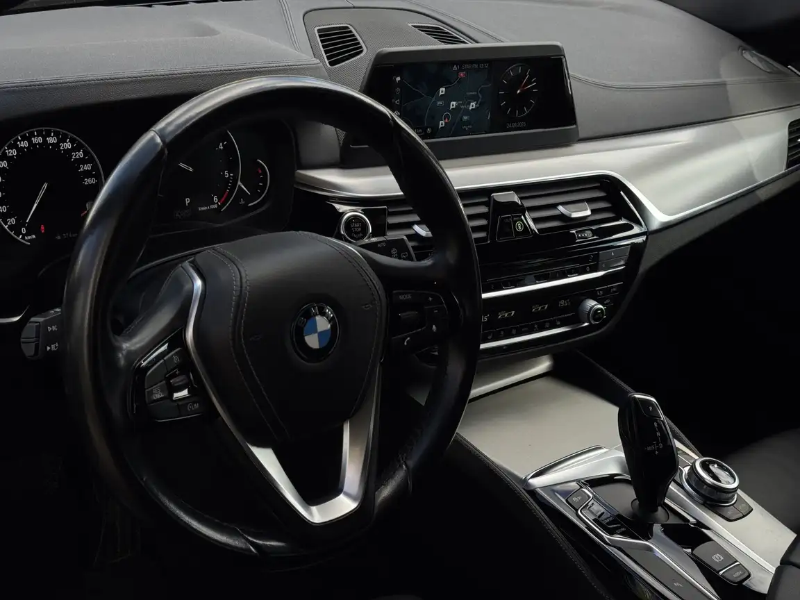 BMW 5 SERIES