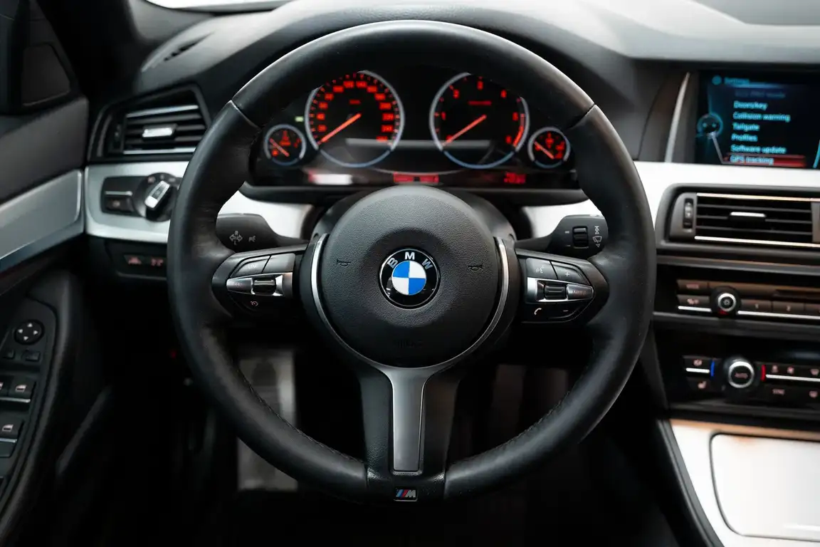 BMW 5 SERIES