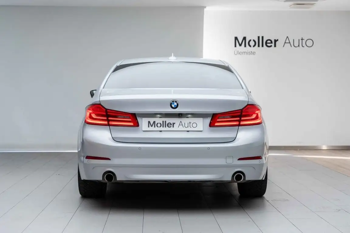 BMW 5 SERIES
