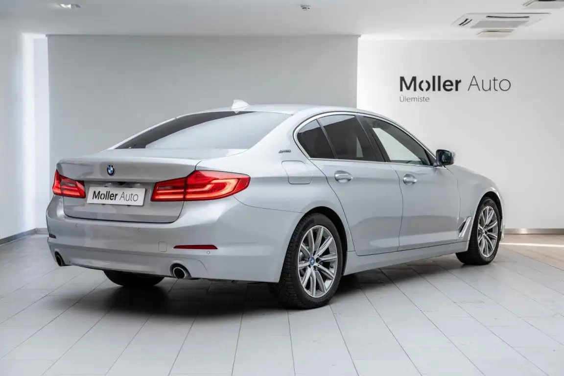 BMW 5 SERIES