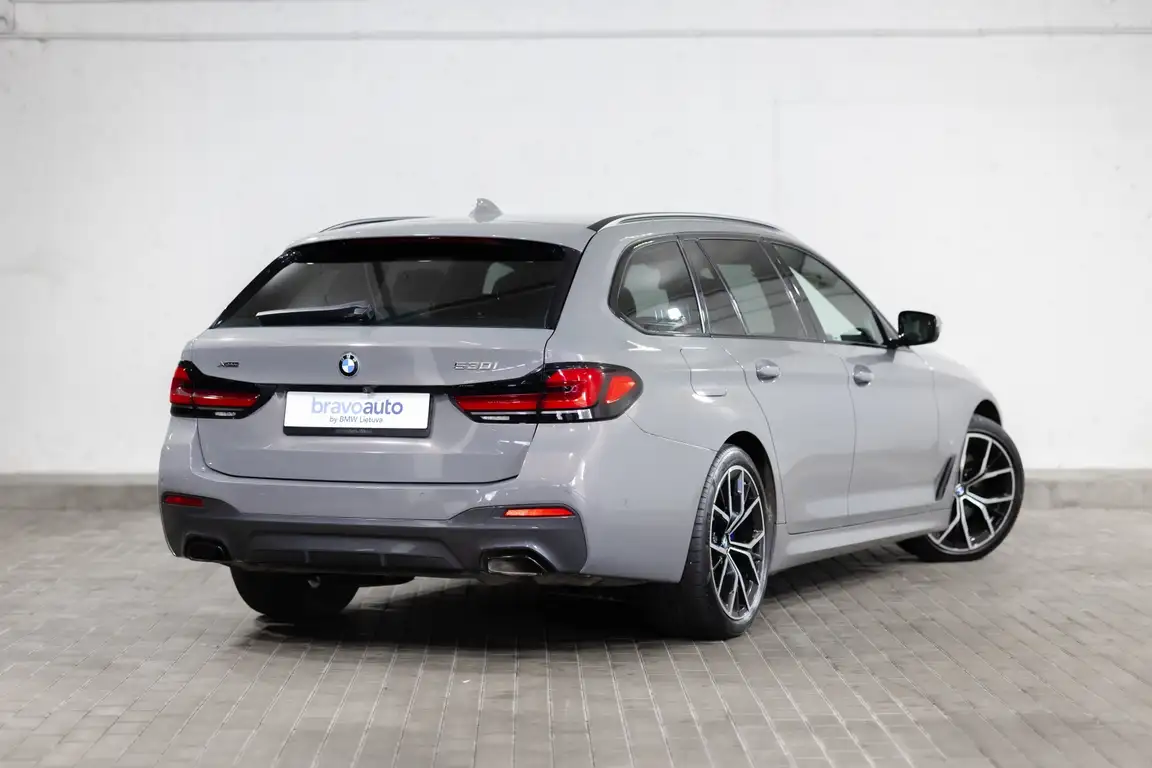 BMW 5 SERIES