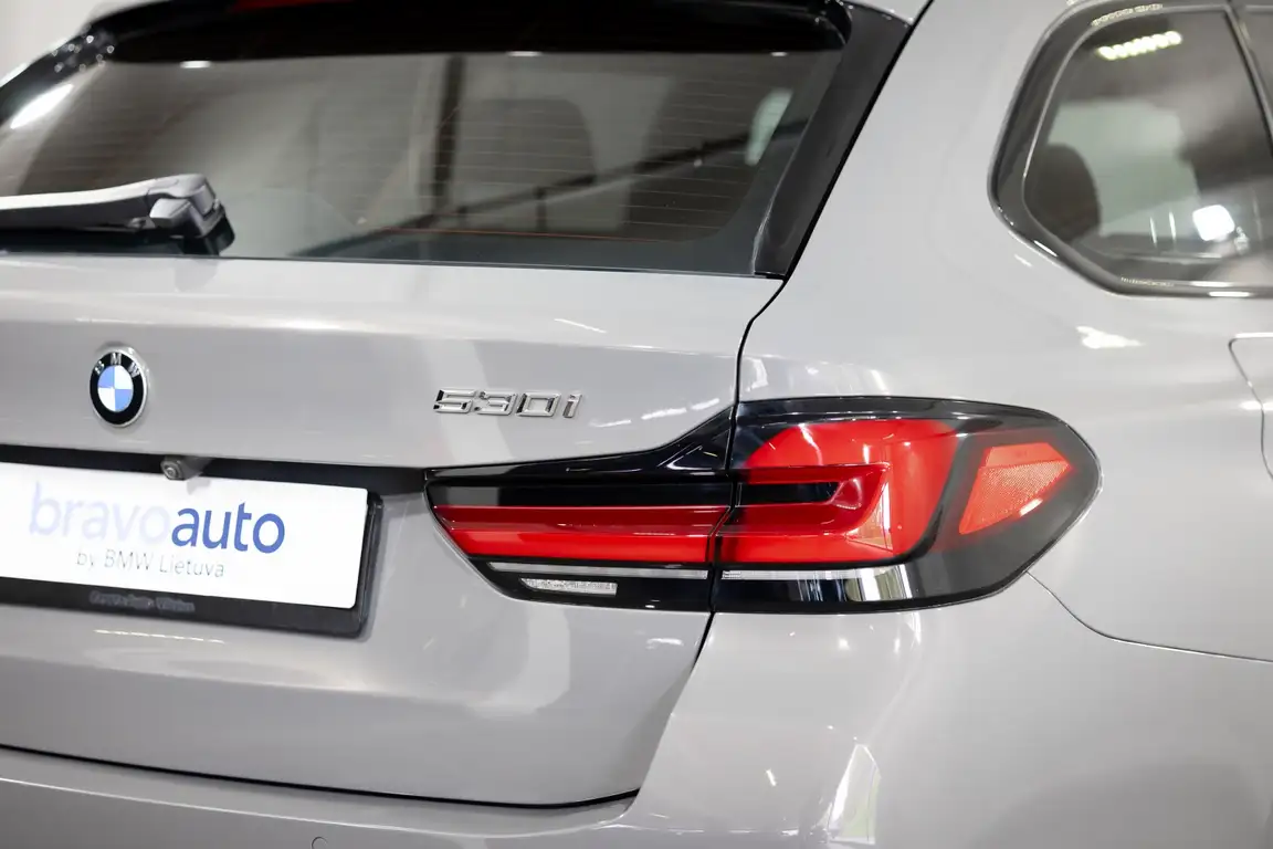 BMW 5 SERIES