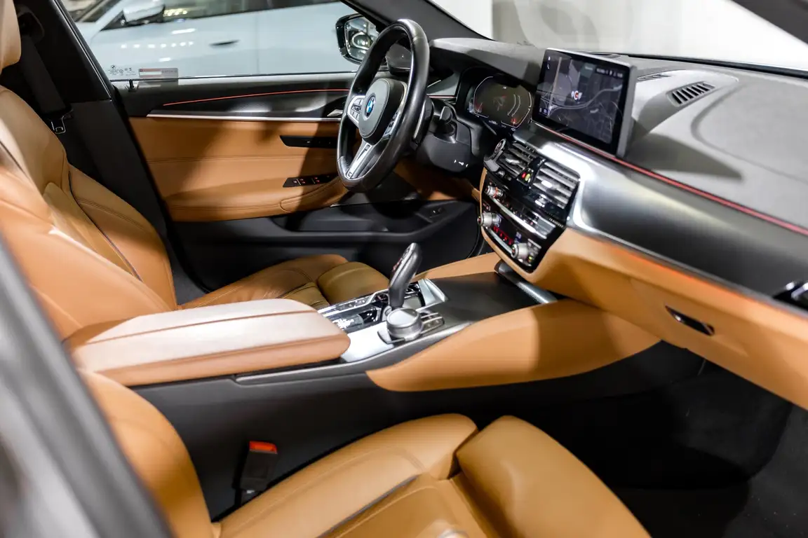 BMW 5 SERIES