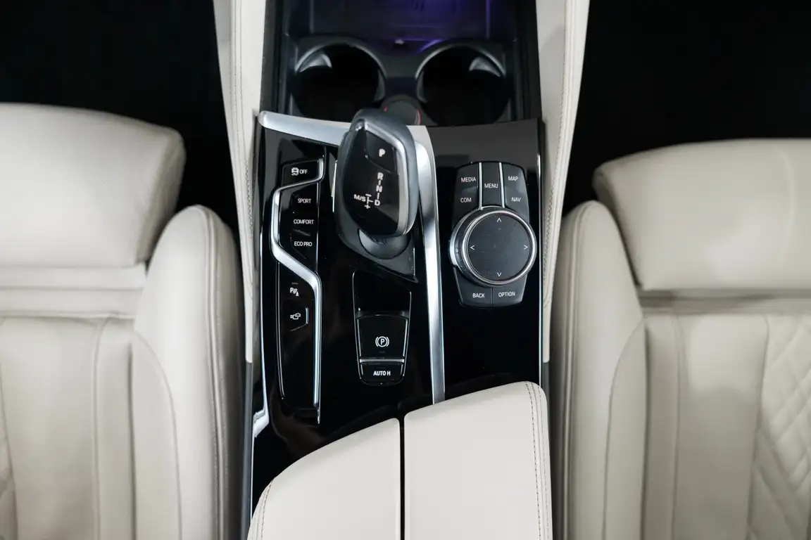 BMW 5 SERIES