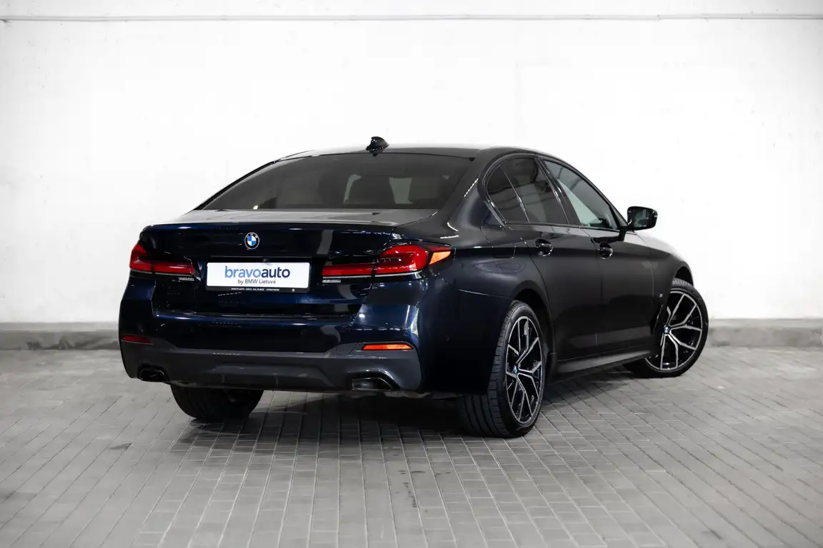 BMW 5 SERIES