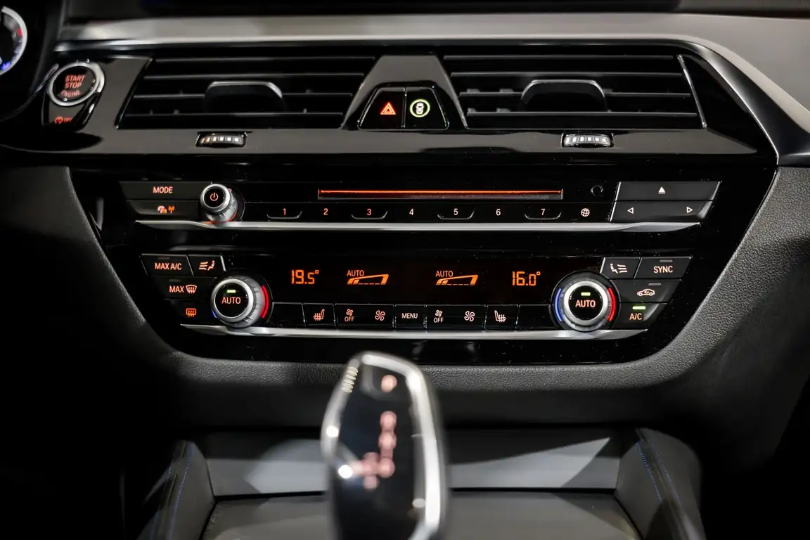 BMW 5 SERIES
