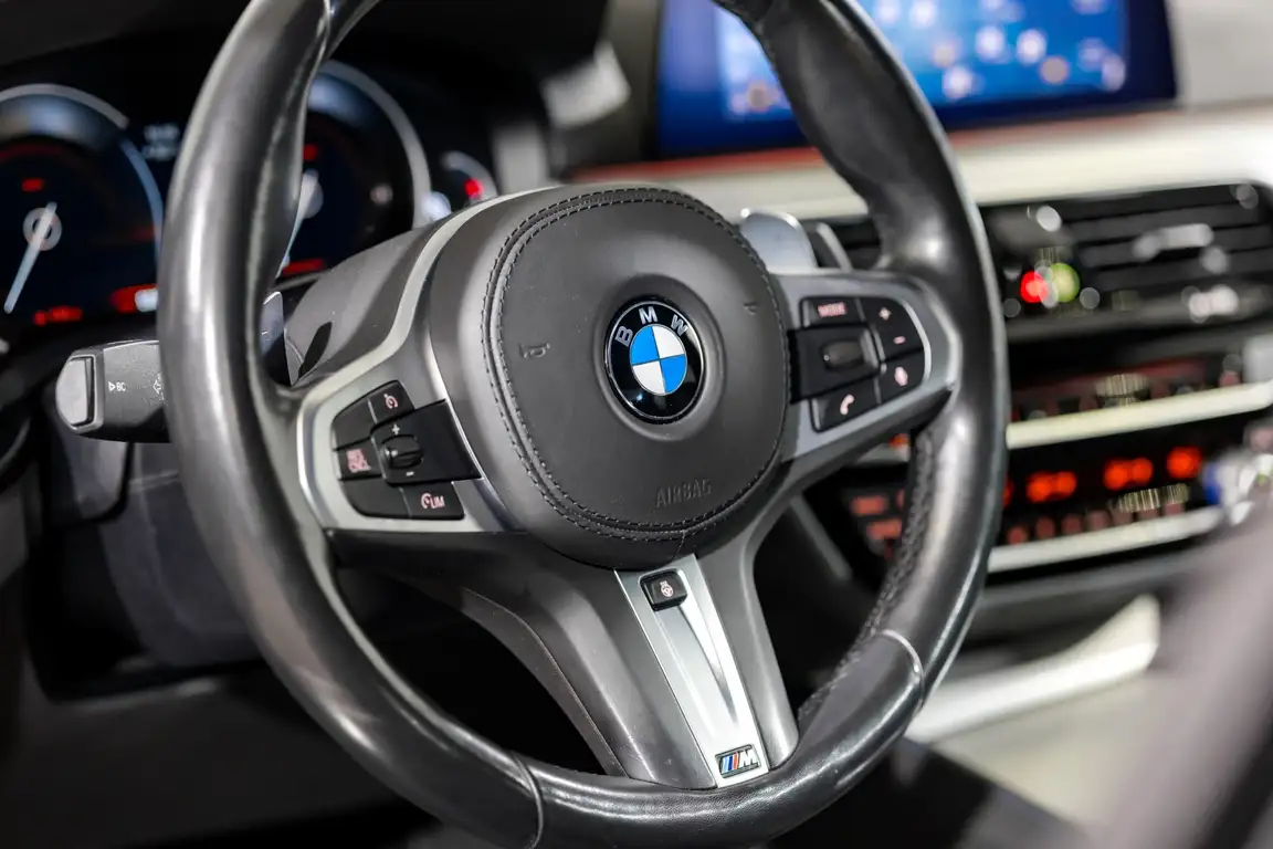BMW 5 SERIES