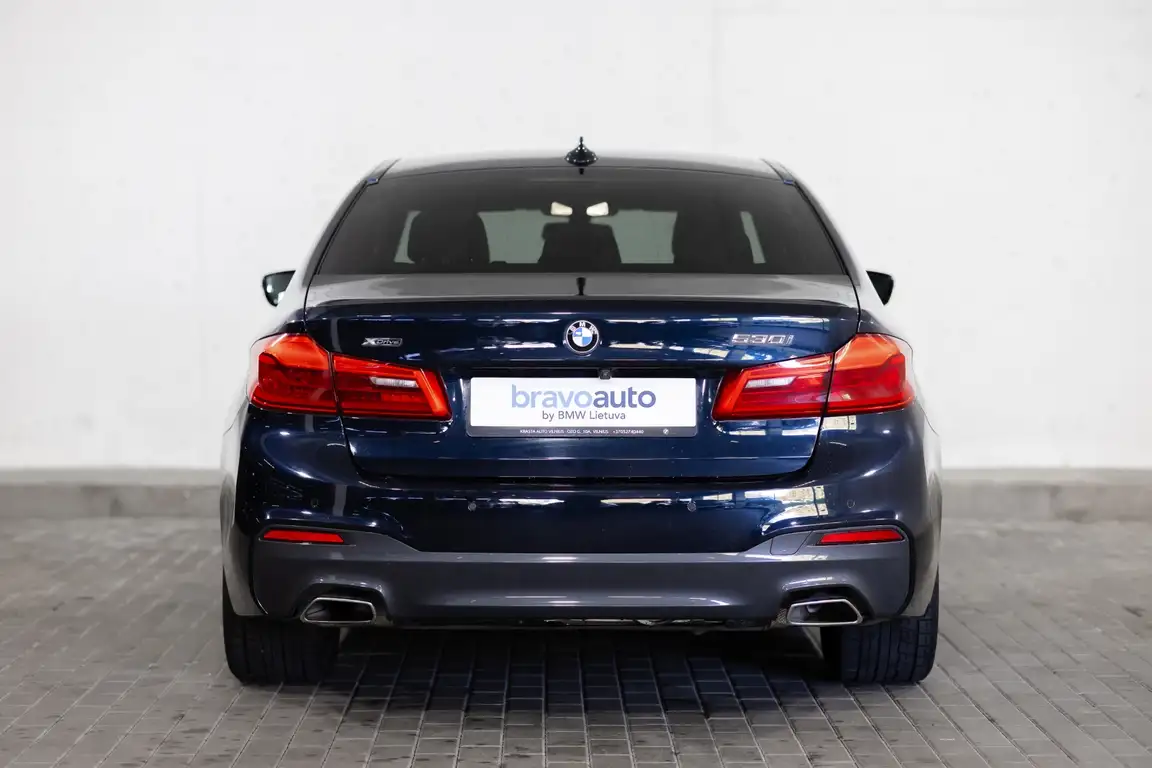 BMW 5 SERIES
