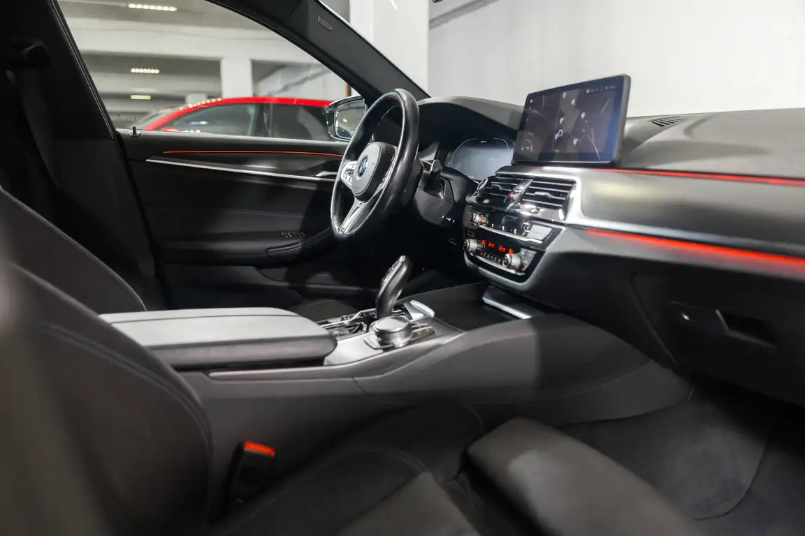 BMW 5 SERIES