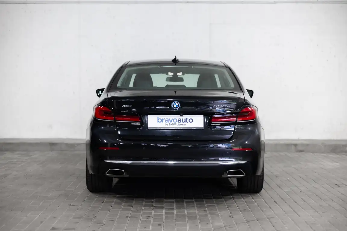 BMW 5 SERIES