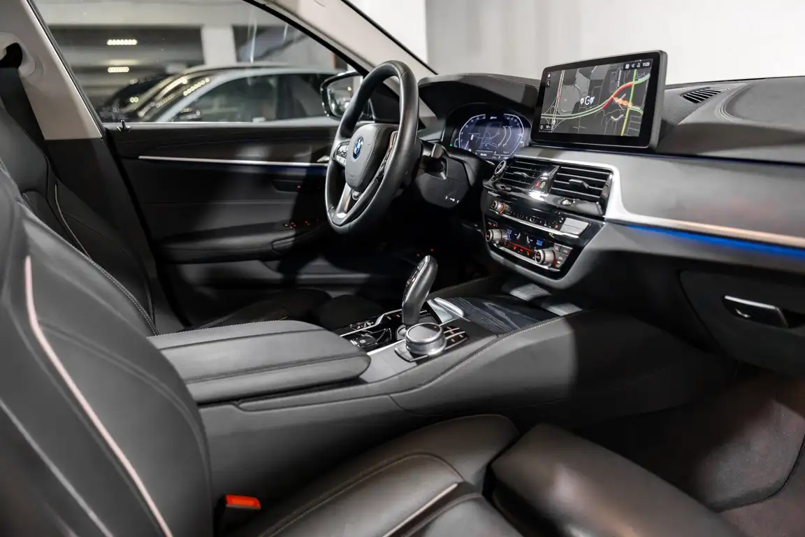 BMW 5 SERIES