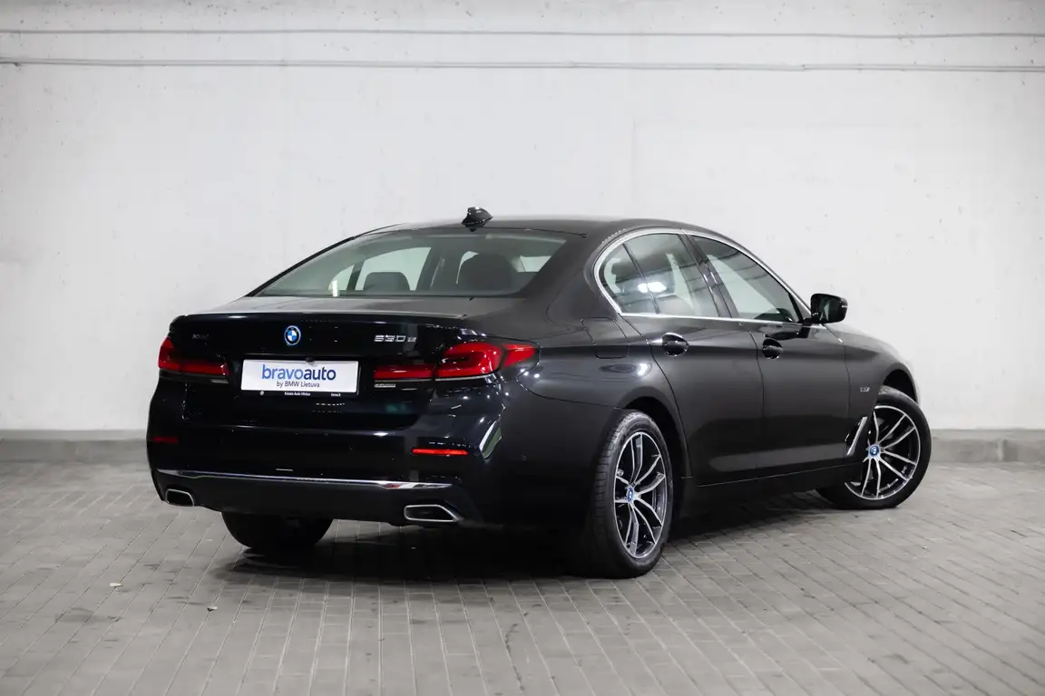 BMW 5 SERIES