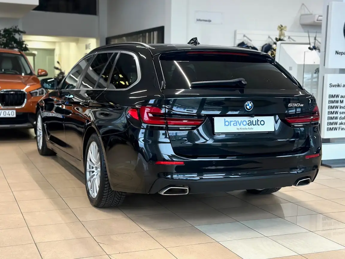 BMW 5 SERIES