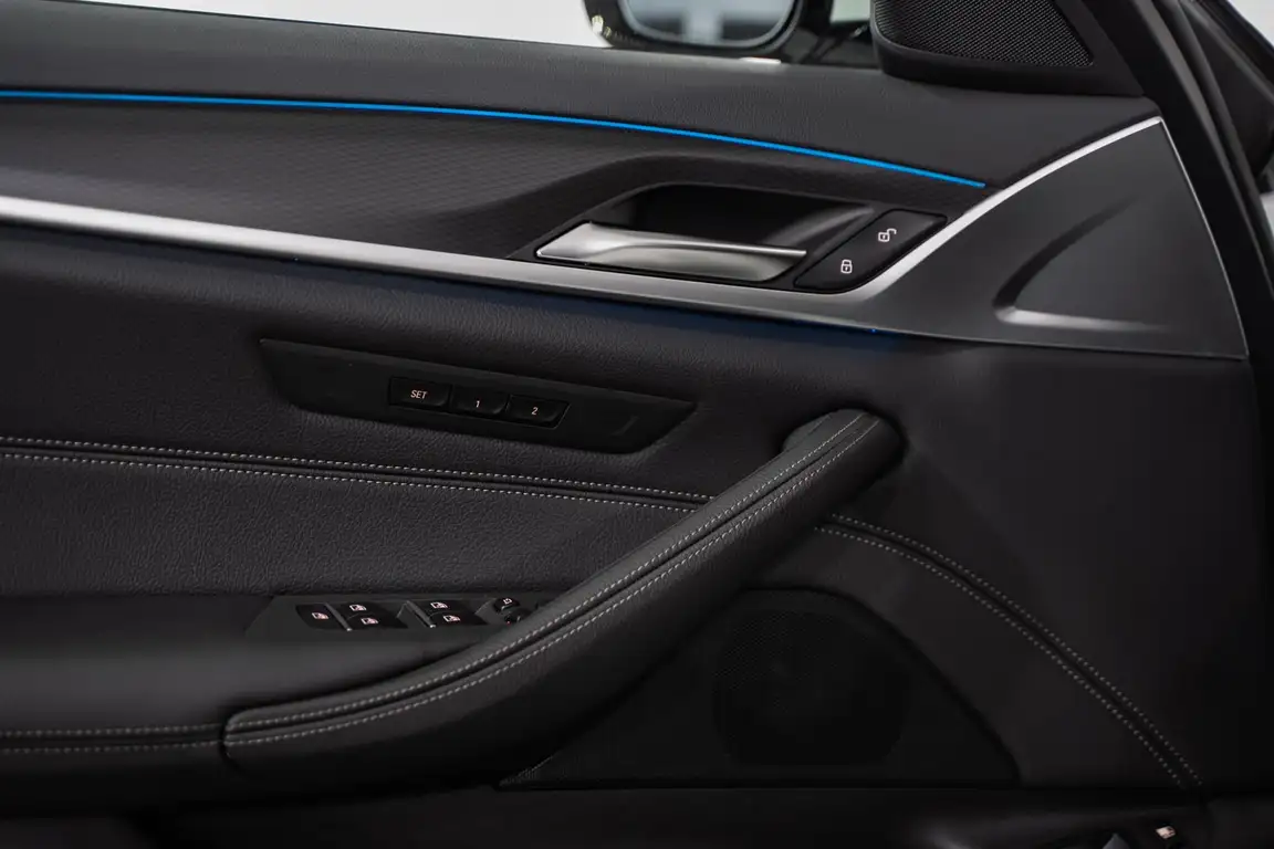 BMW 5 SERIES