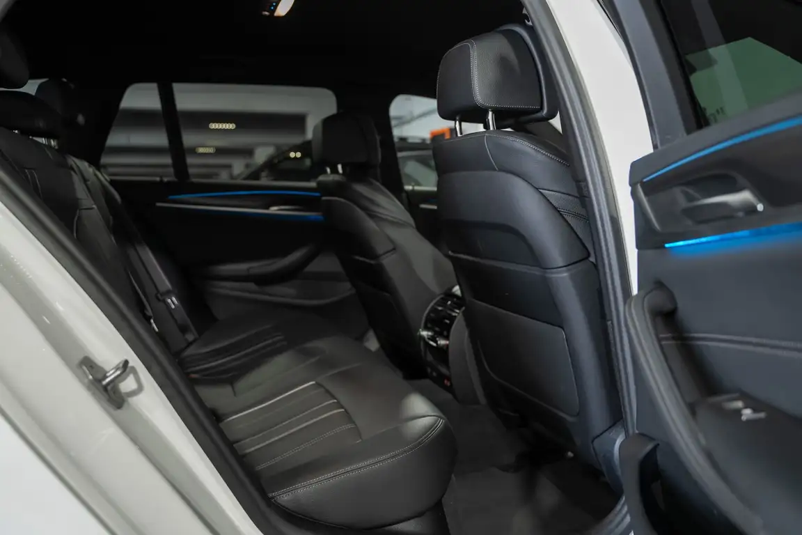 BMW 5 SERIES