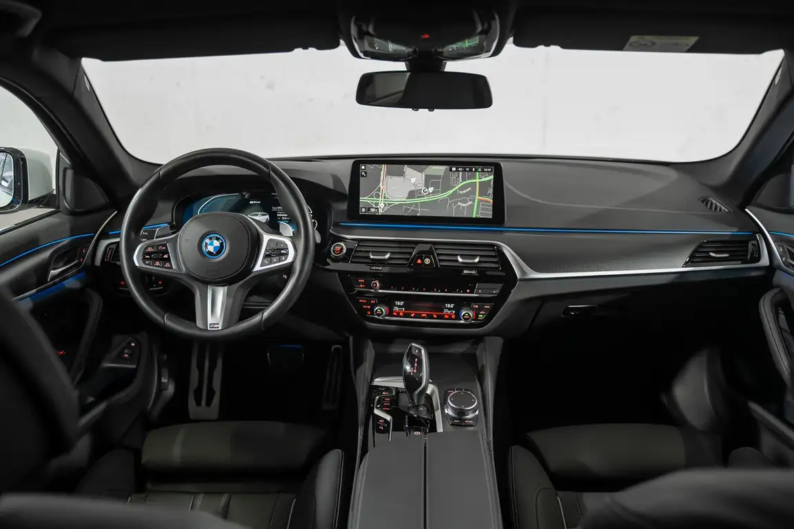 BMW 5 SERIES