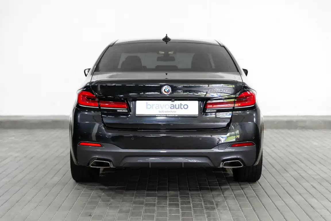 BMW 5 SERIES
