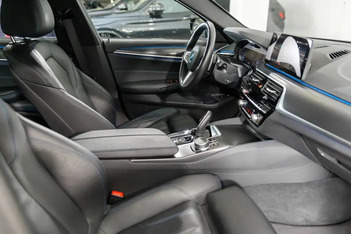 BMW 5 SERIES