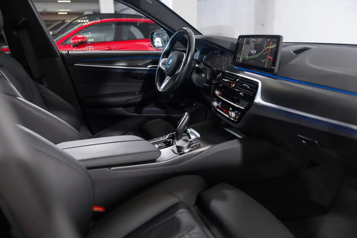 BMW 5 SERIES