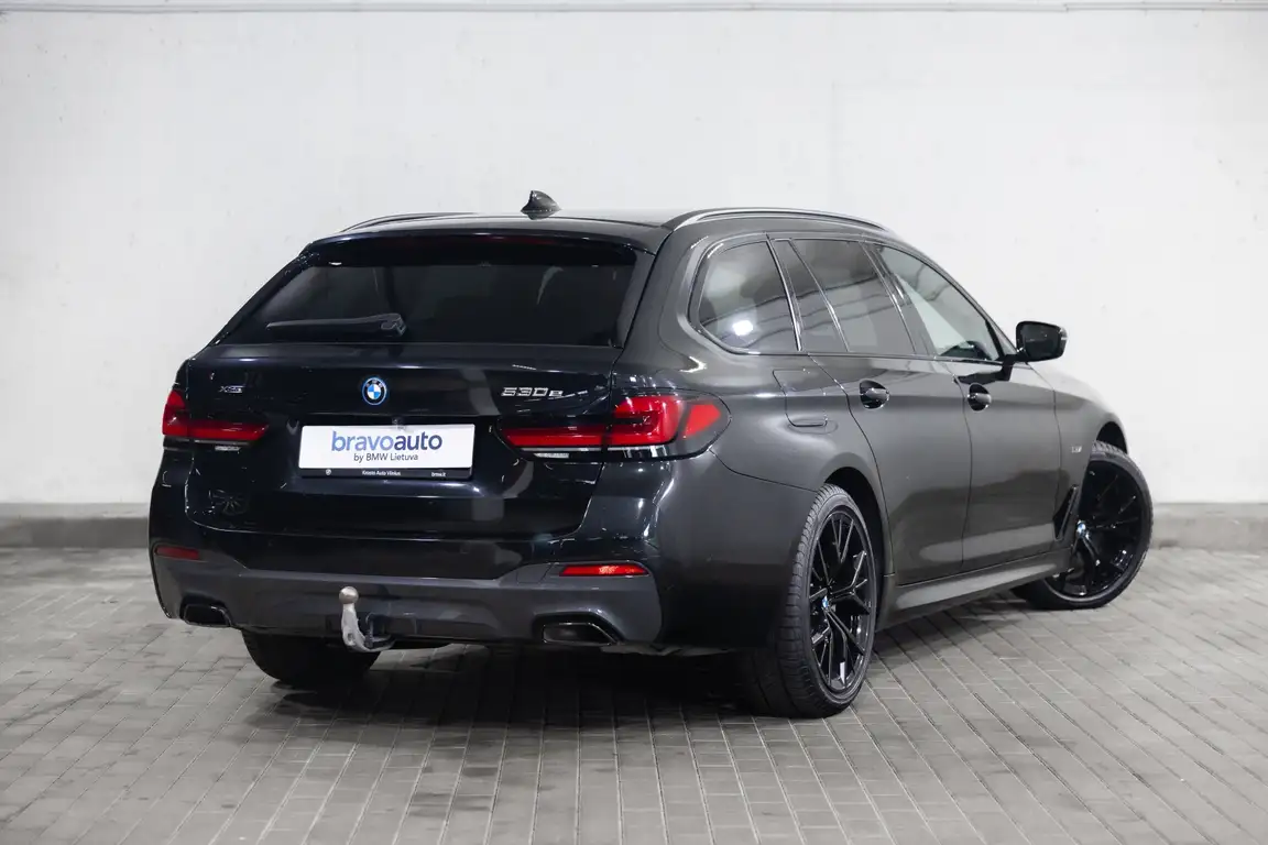 BMW 5 SERIES