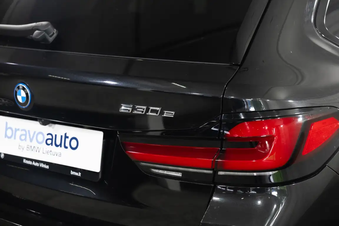 BMW 5 SERIES