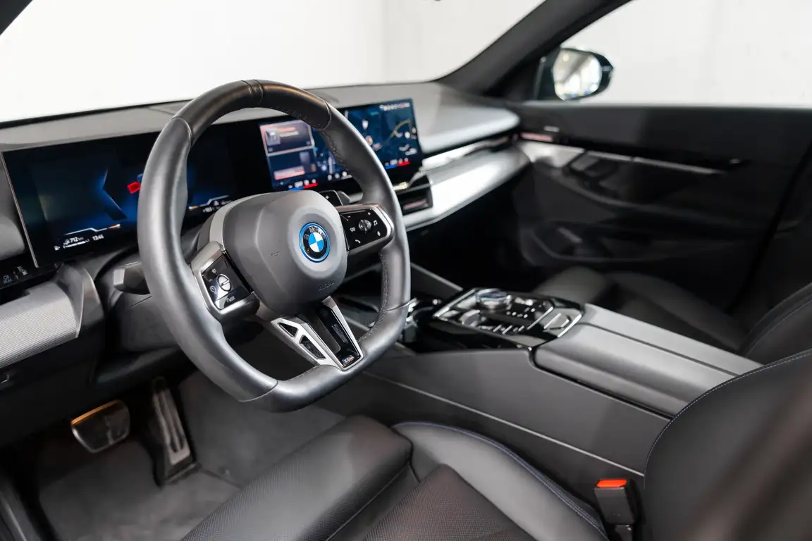 BMW 5 SERIES