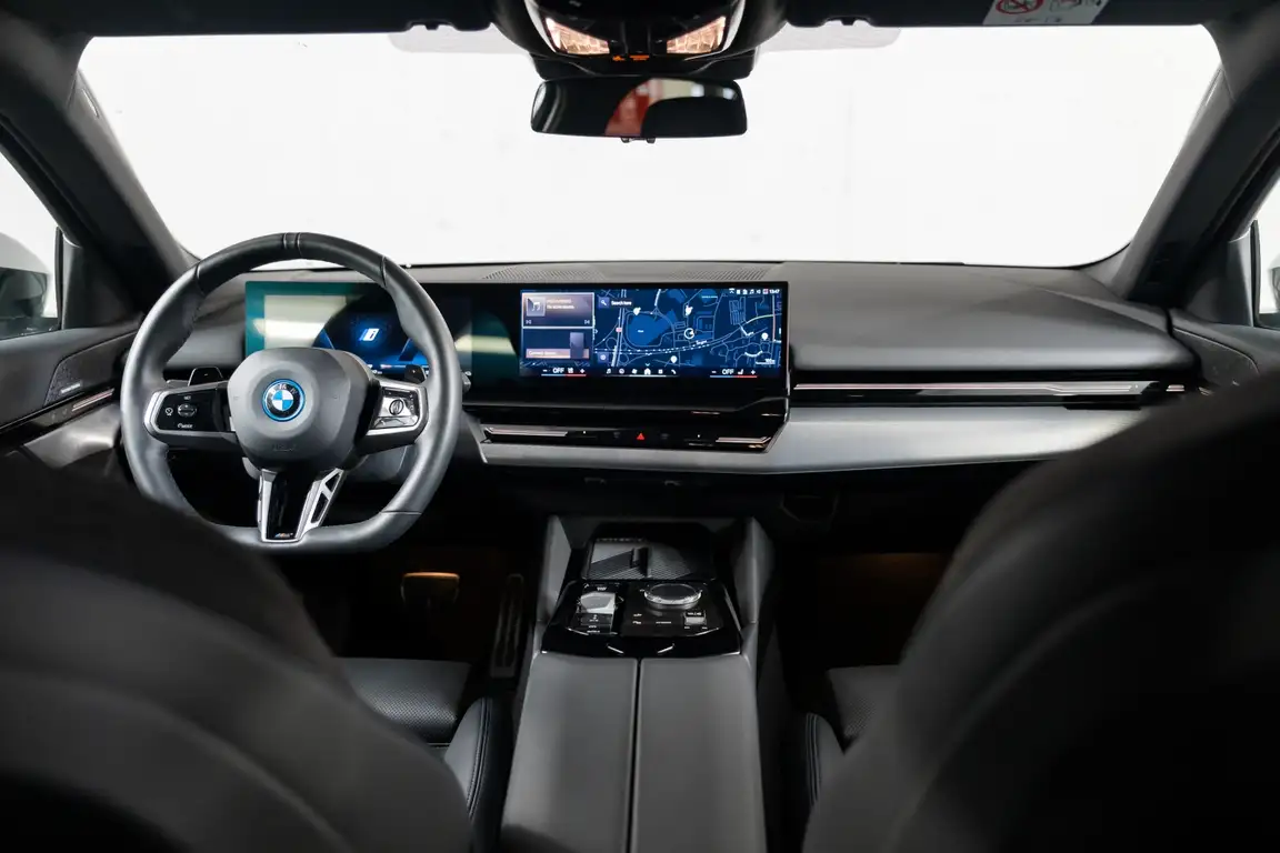 BMW 5 SERIES