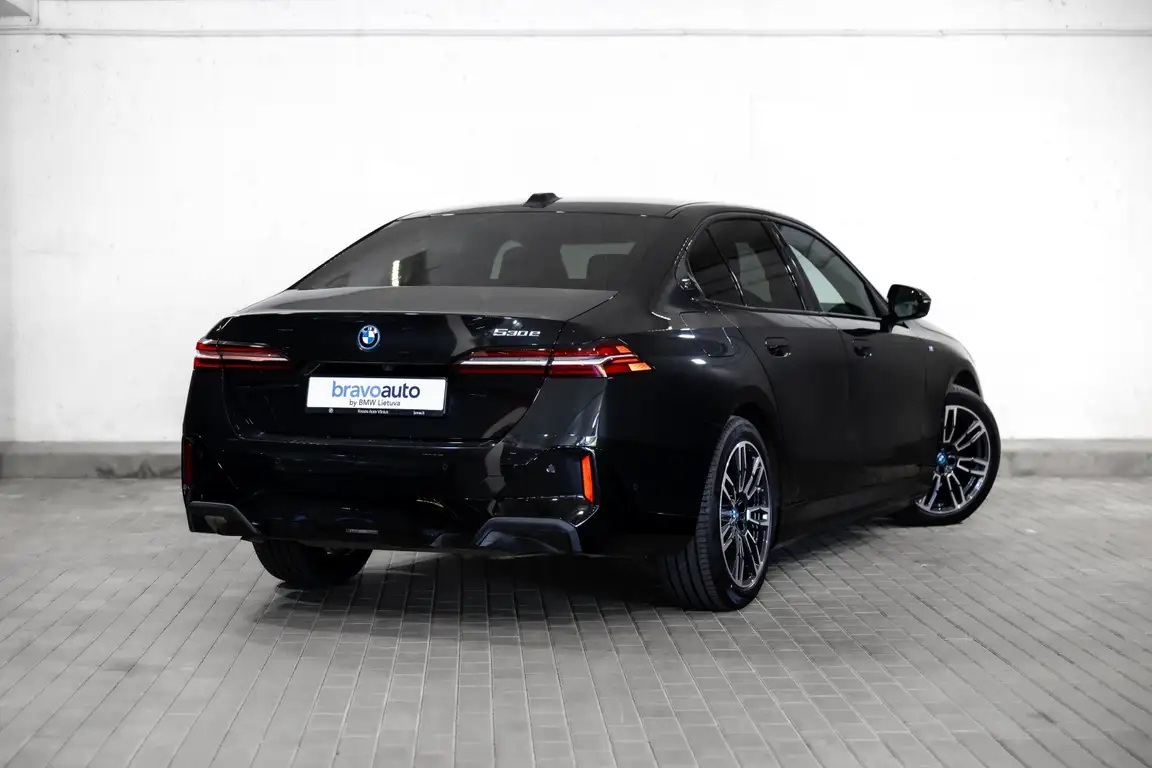 BMW 5 SERIES
