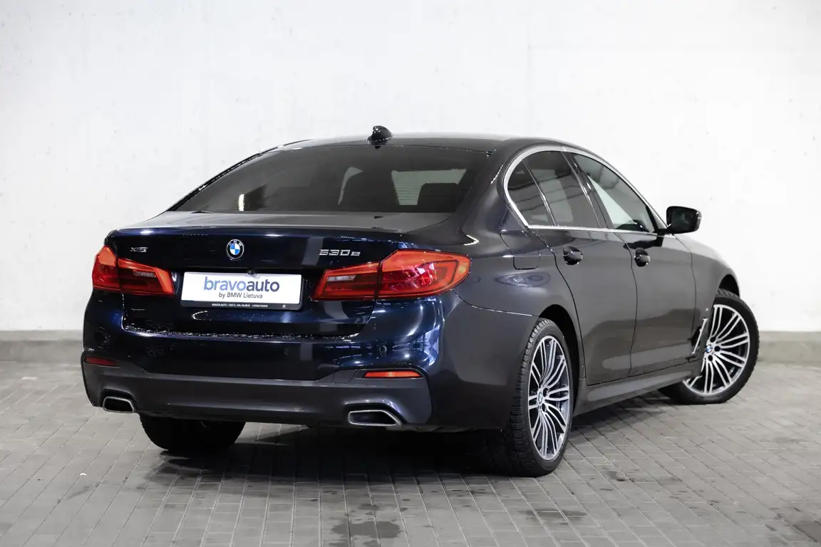 BMW 5 SERIES
