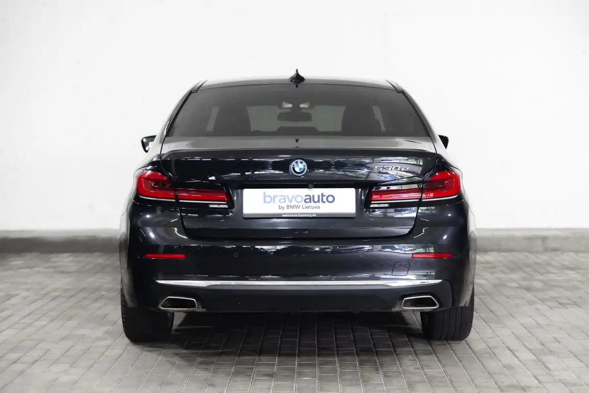 BMW 5 SERIES