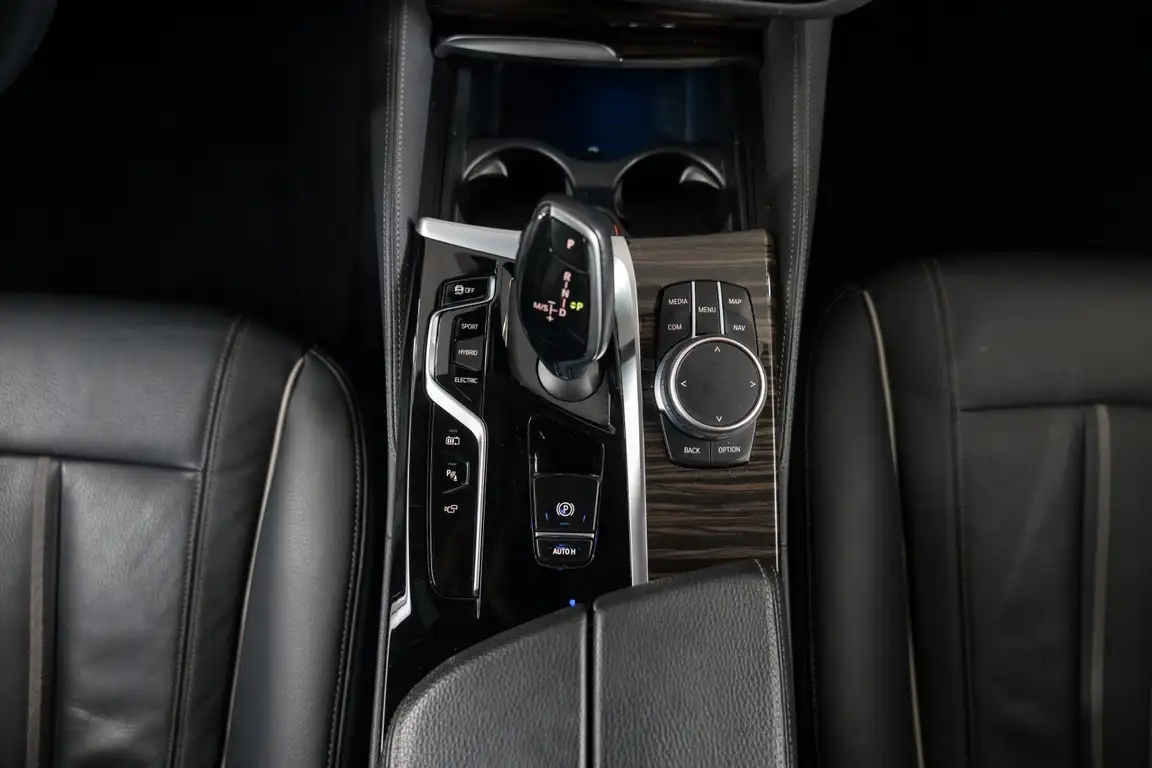 BMW 5 SERIES