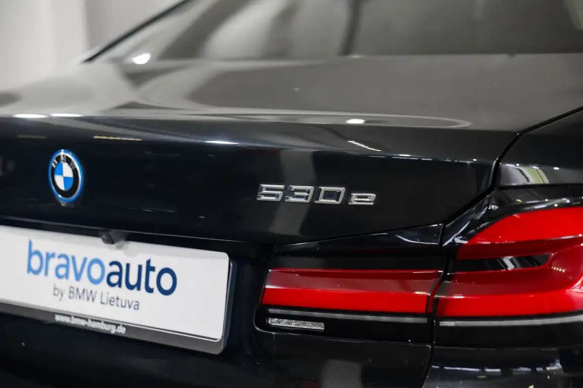 BMW 5 SERIES