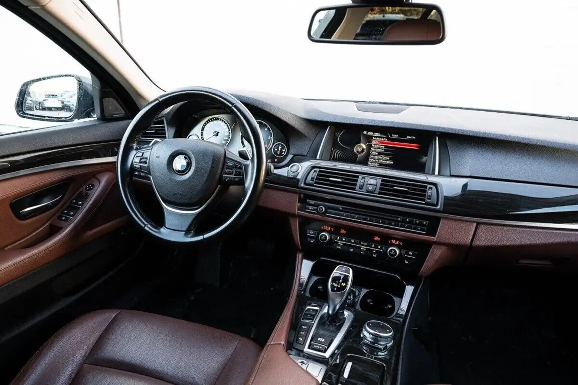 BMW 5 SERIES