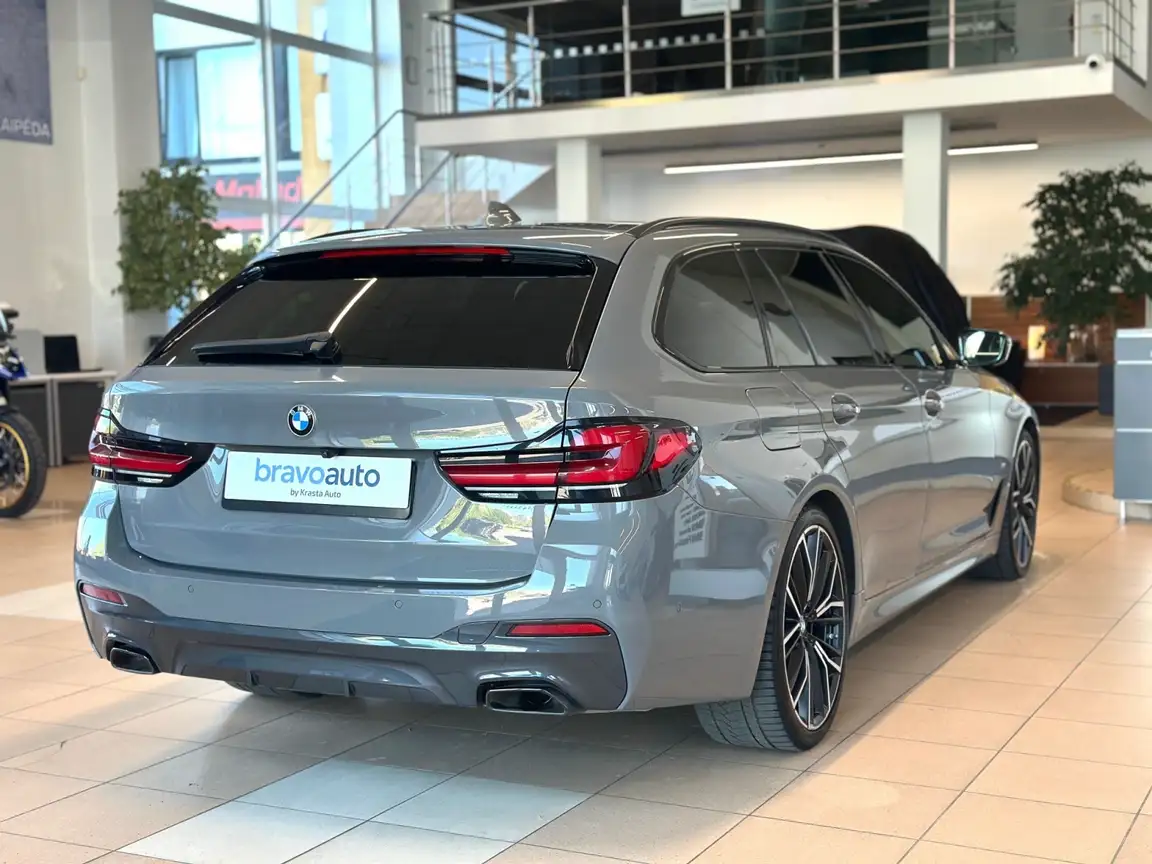 BMW 5 SERIES