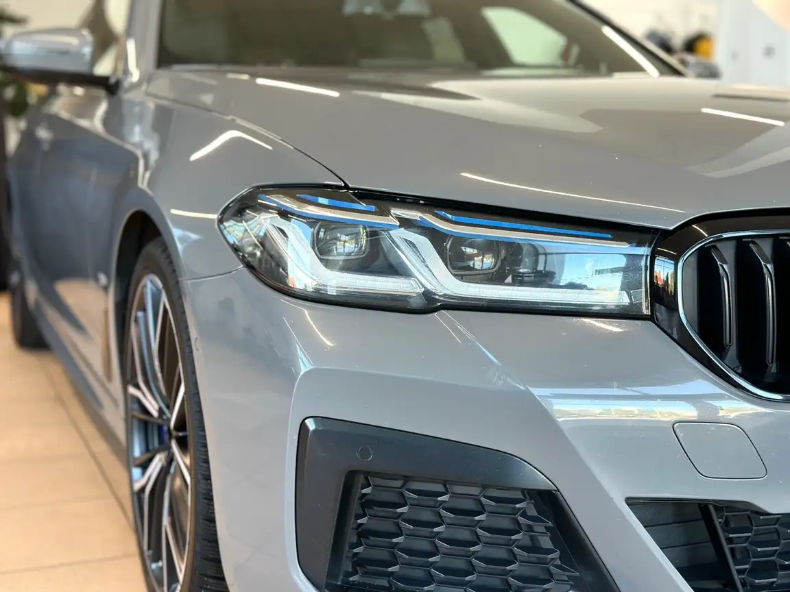 BMW 5 SERIES