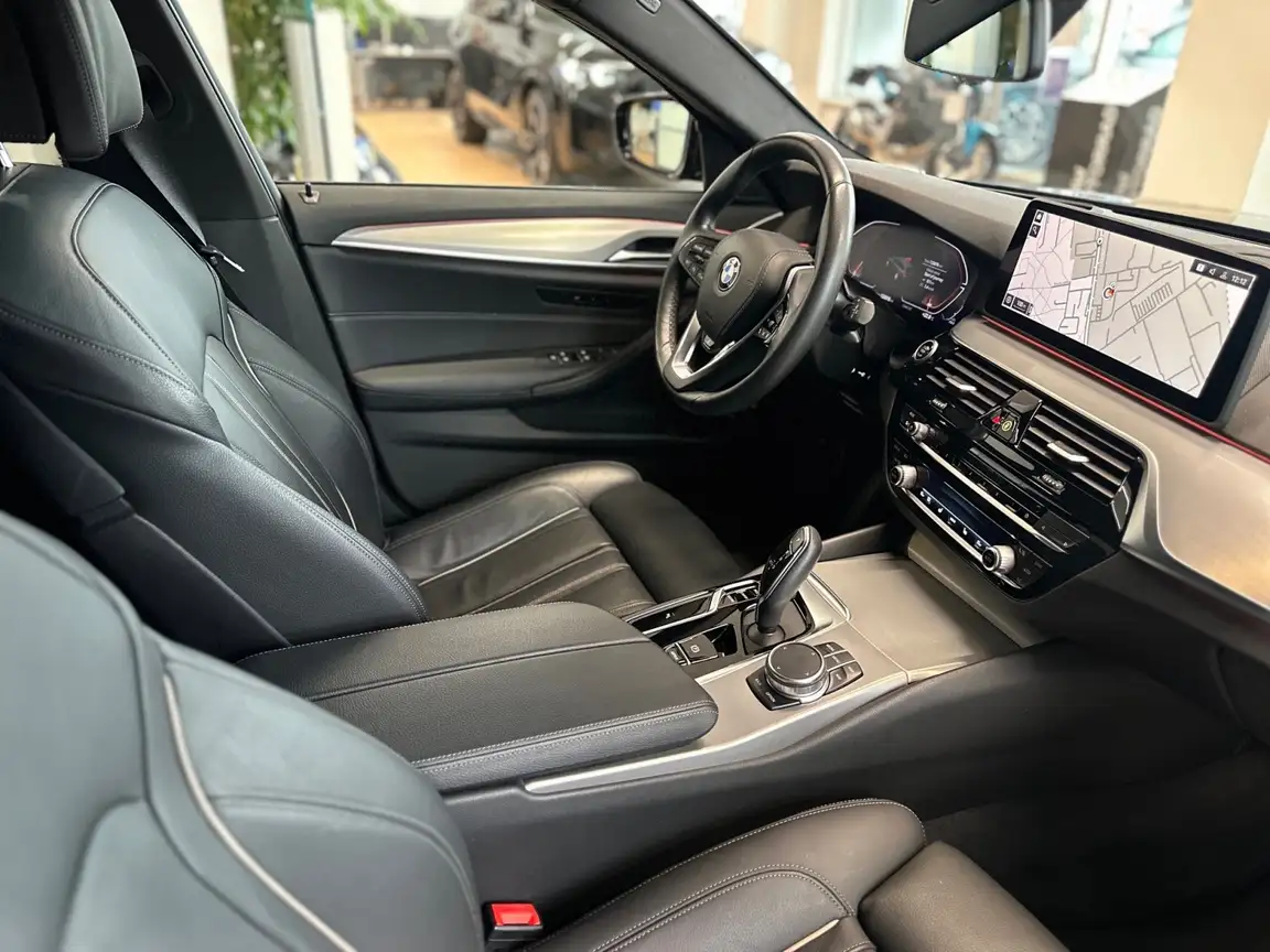 BMW 5 SERIES