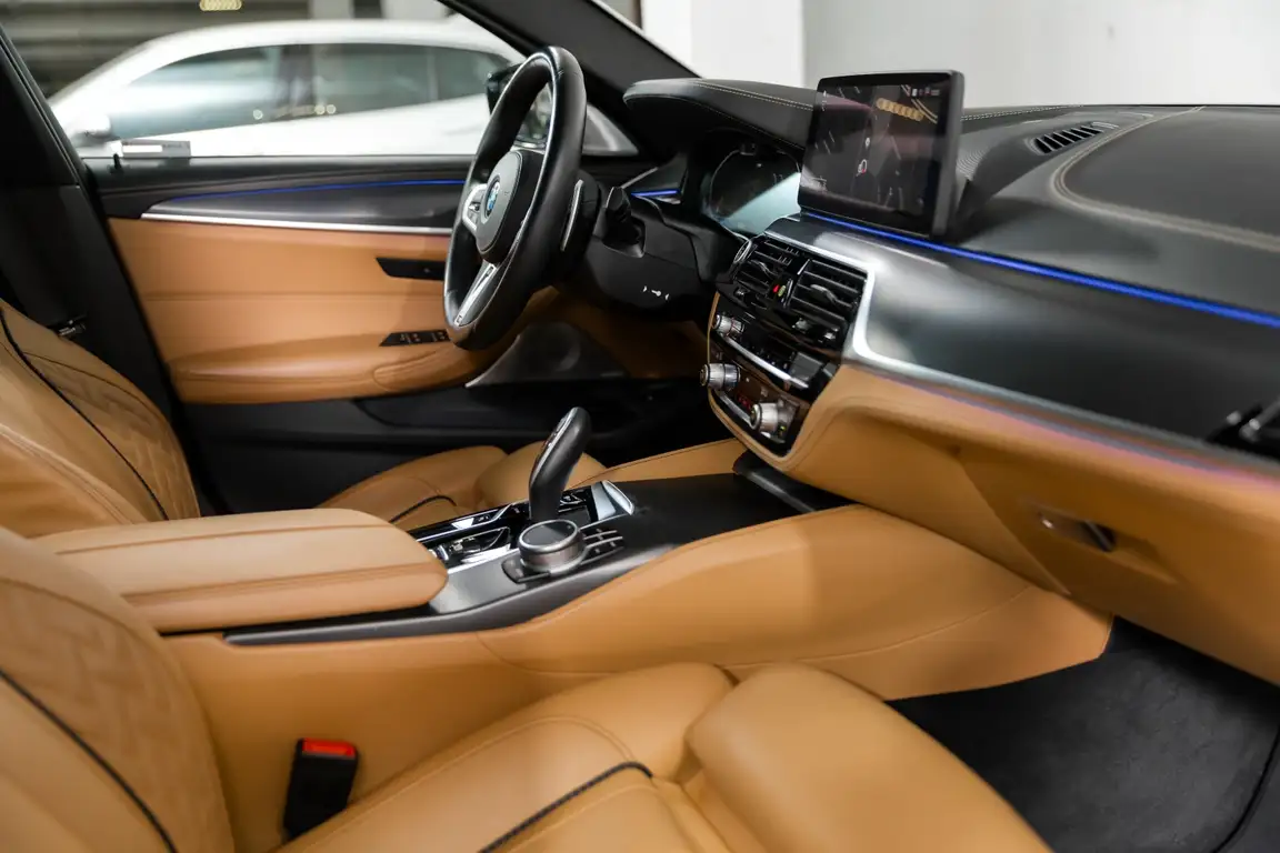 BMW 5 SERIES