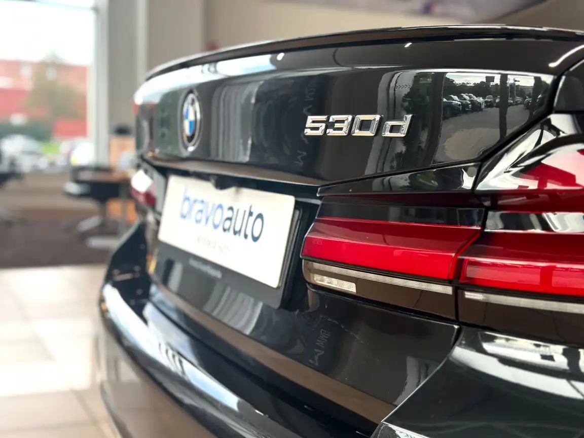 BMW 5 SERIES