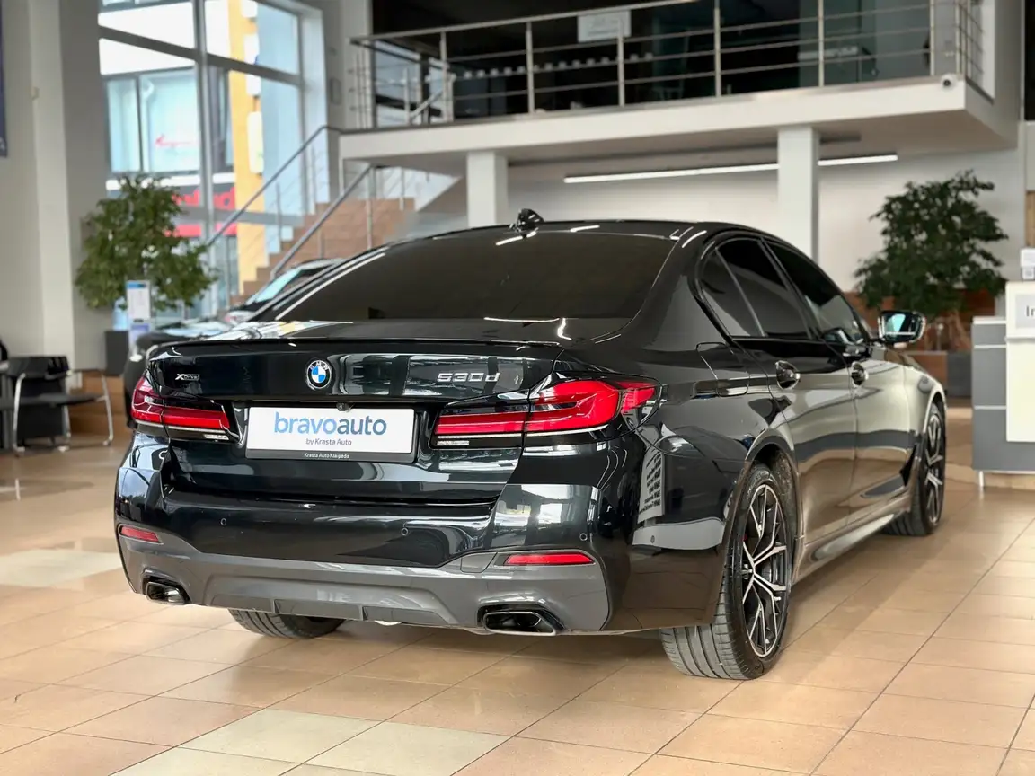 BMW 5 SERIES