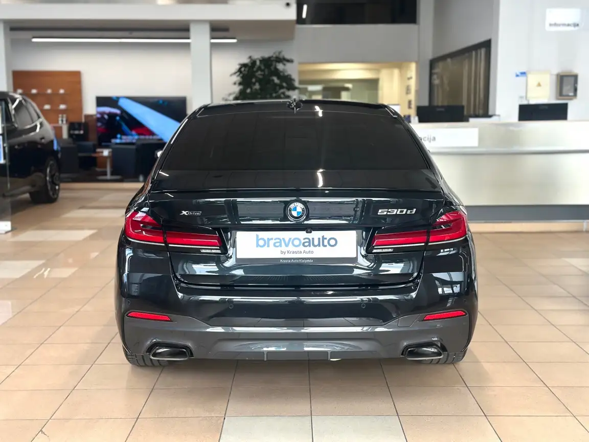 BMW 5 SERIES