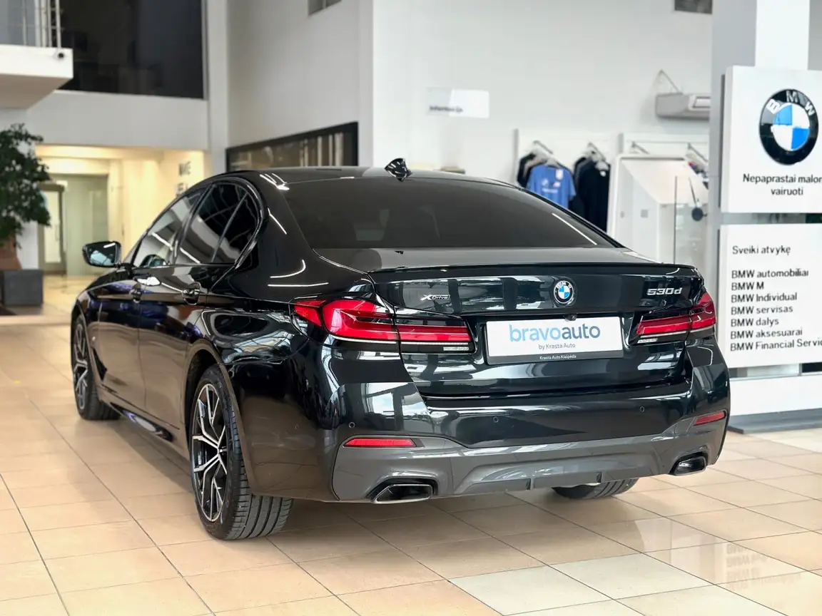 BMW 5 SERIES